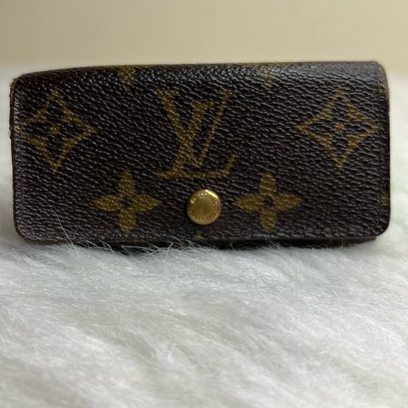 Louis Vuitton 4 key case ➡️ 4